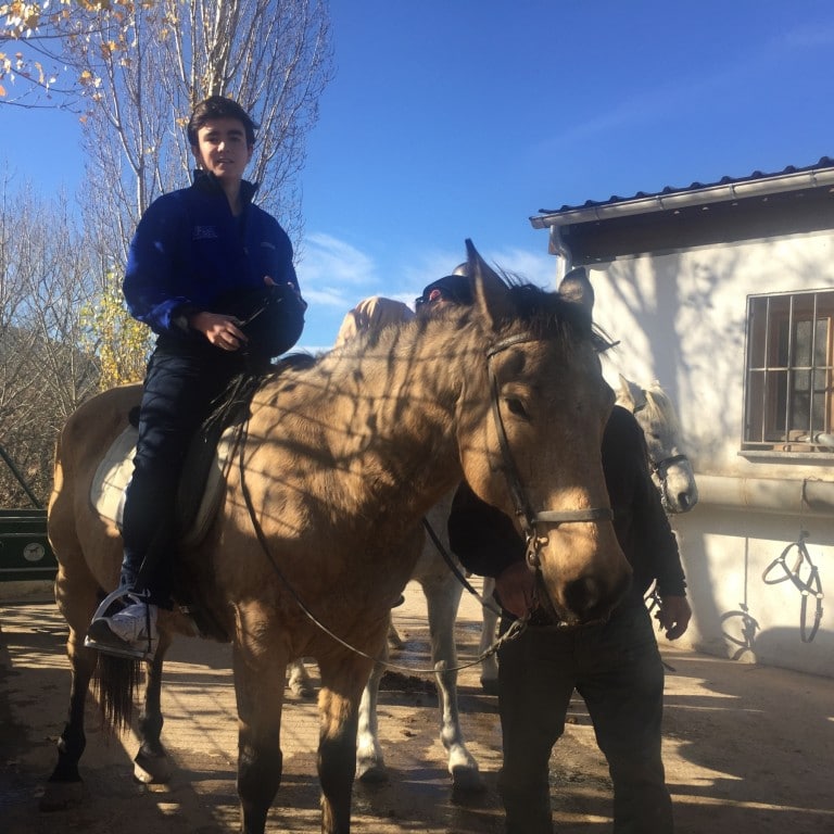 UN PUENTE A CABALLO Jara Club